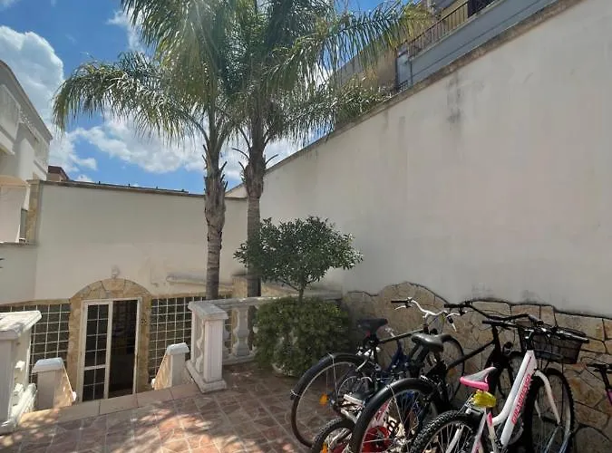 Salentina White House Bed and Breakfast 4*