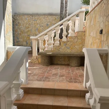 Salentina White House